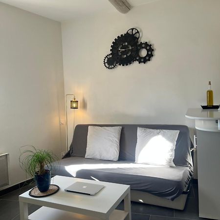 Cosy Studio Hyper Centre Avec Kitchenette & Climatisation Carpentras ภายนอก รูปภาพ