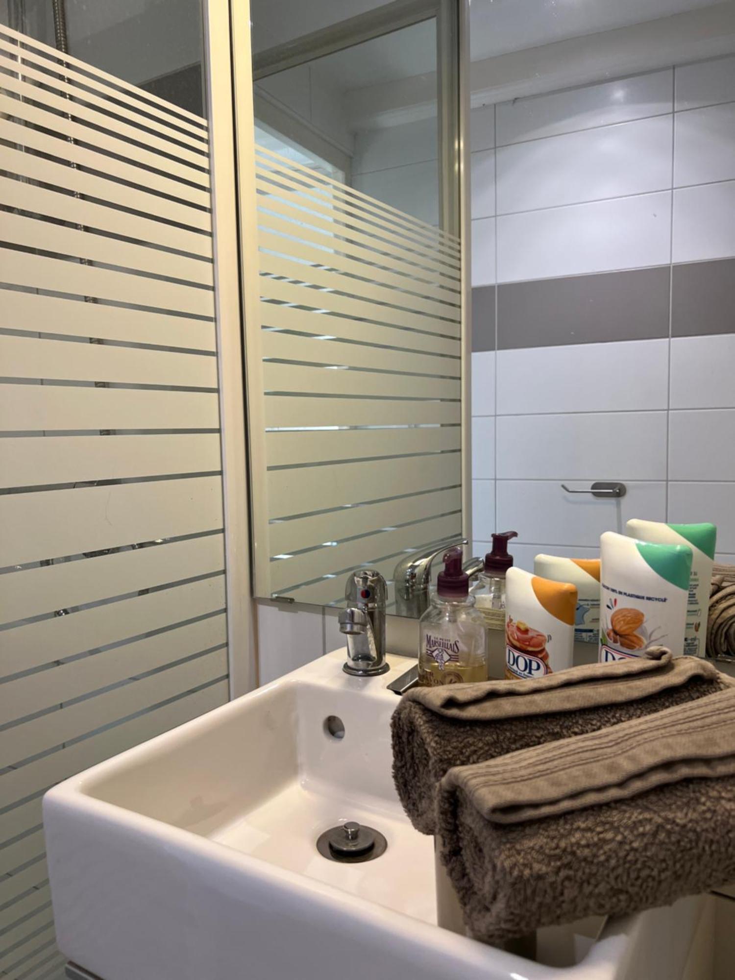 Cosy Studio Hyper Centre Avec Kitchenette & Climatisation Carpentras ภายนอก รูปภาพ