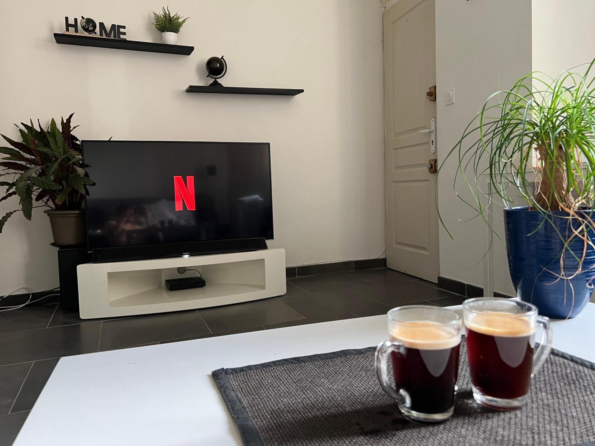 Cosy Studio Hyper Centre Avec Kitchenette & Climatisation Carpentras ภายนอก รูปภาพ
